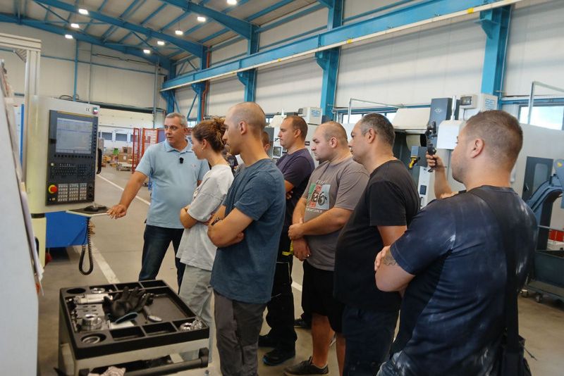 В РАИС се проведе успешно първият курс за работа със CNC машини В РАИС се проведе успешно първият курс за работа със CNC машини